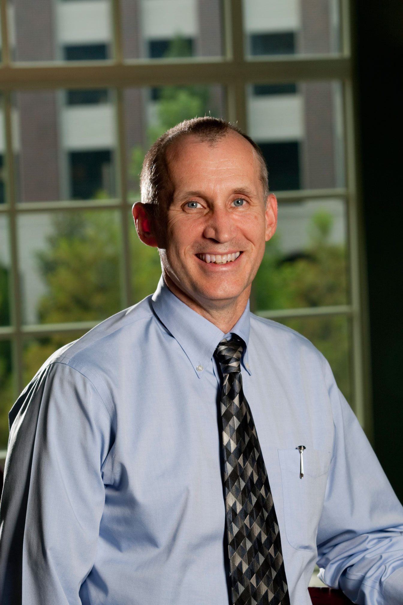 UGA’s Dr. Christopher Whalen honored with Beckman Award for teaching excellence